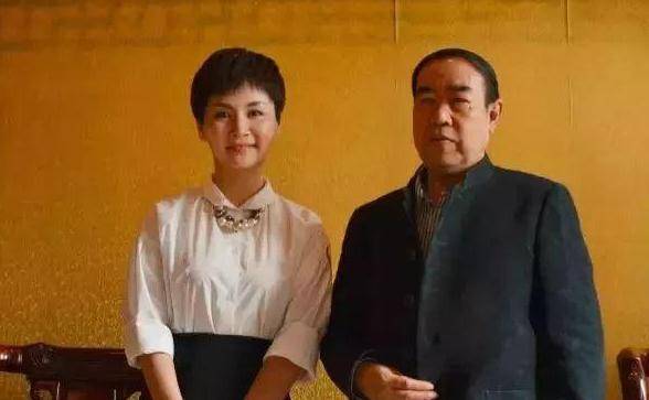 "流氓作家"贾平凹分手后,事业遭受重创而住院,却因祸得福迎娶小17岁女