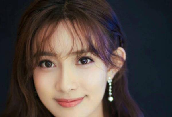 把袁咏仪气到黑脸,被倪萍质问是否整容,孟子义怎么了?_事情_都会_化妆