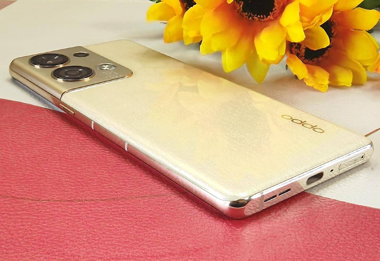 OPPO Reno9 Pro+开箱,造型惊艳颜值超高