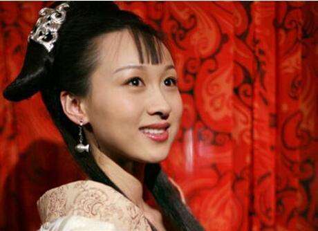 汉成帝的许皇后:嫁给侄儿宠冠后宫后被废赐死 不只是败给赵飞燕_王政