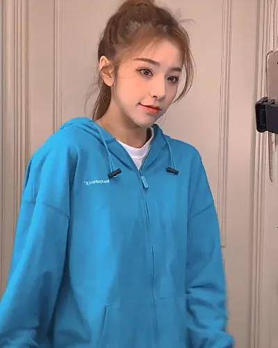 刘思瑶被质疑找"影替"后,特晒"马甲线"照,男粉看后却议论纷纷_身材