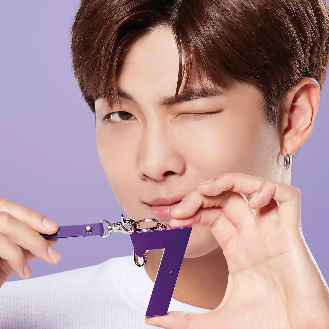 bts 代言爆争议!知名品牌合作令粉丝反弹_防弹_蛋糕_价格