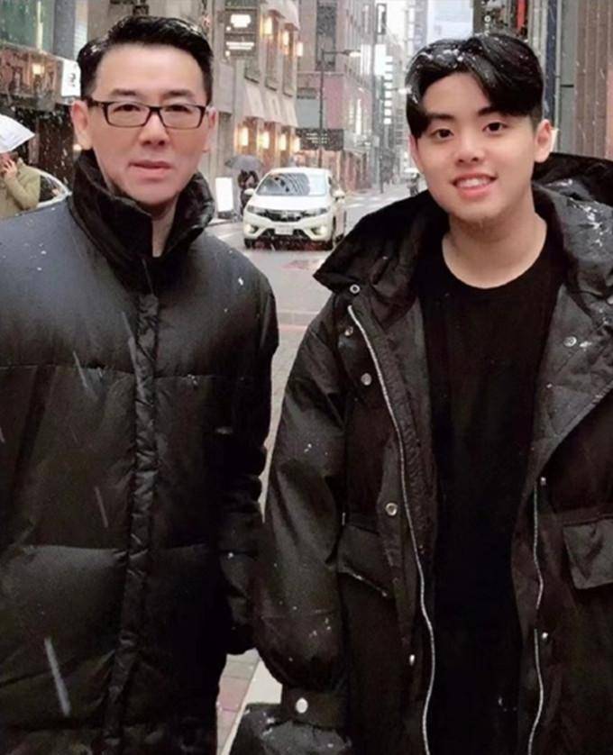 18岁儿子太像妈,55岁演员老公仍帅气_许秋怡_王书麒_身材