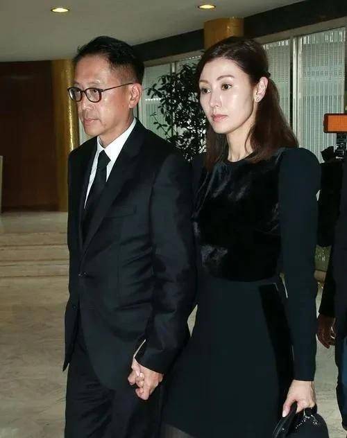 "港姐"李嘉欣的悲剧给想嫁入豪门的女性提个醒_刘銮雄_父亲_美貌