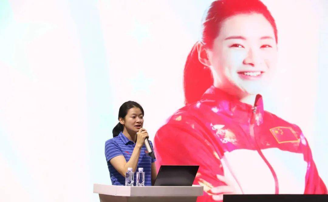 跳水冠军王鑫走进西丽小学讲述奋斗故事_体育_北京奥运会_梦想