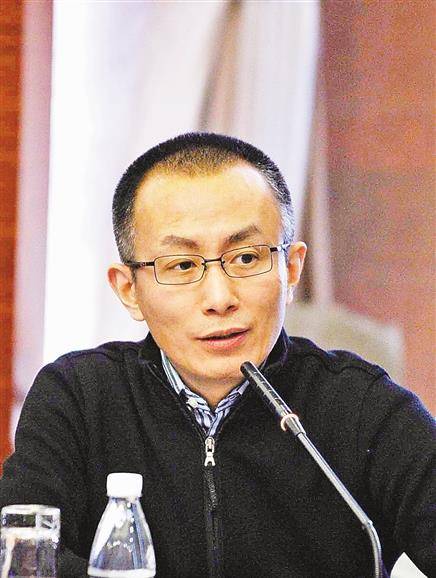 杨禹,最牛评论员,他是如何从一个普通主持人,成为电视国脸的_新闻