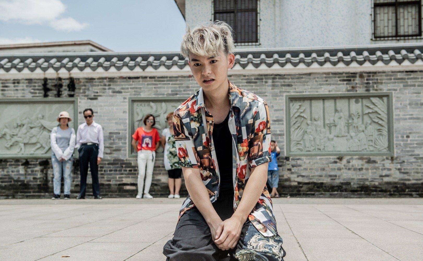 版鹿鼎记出道,23岁结婚,他还是《余生》肖战的同事_王成阳_表演_作品