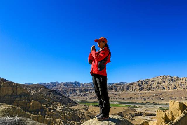 在山脚下的藏尸洞,古格人凭空消失,可数百年来的腐朽气味仍在,似乎