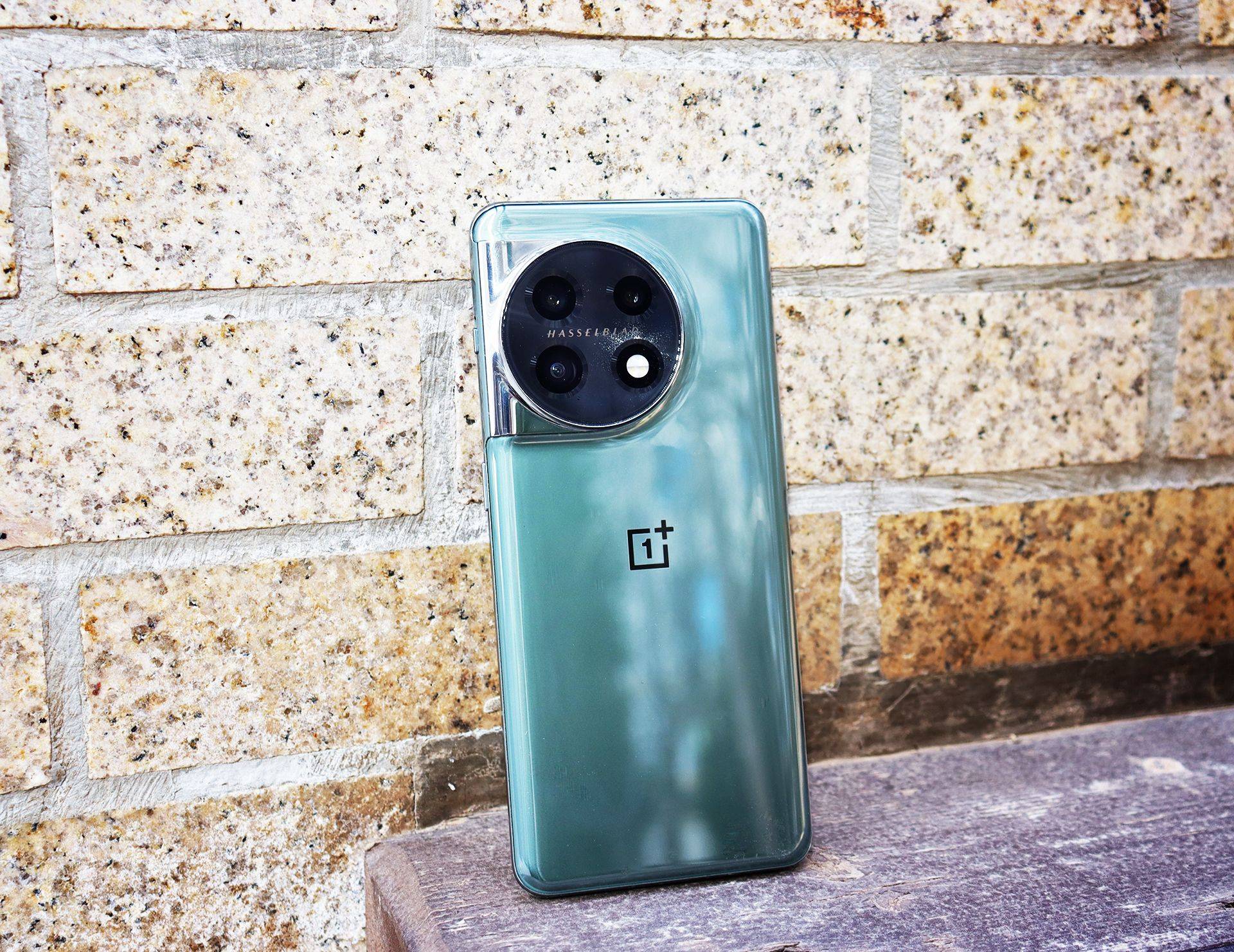 优雅之处，彰显实力，新一代性能旗舰机引领者-一加11入手深入测评