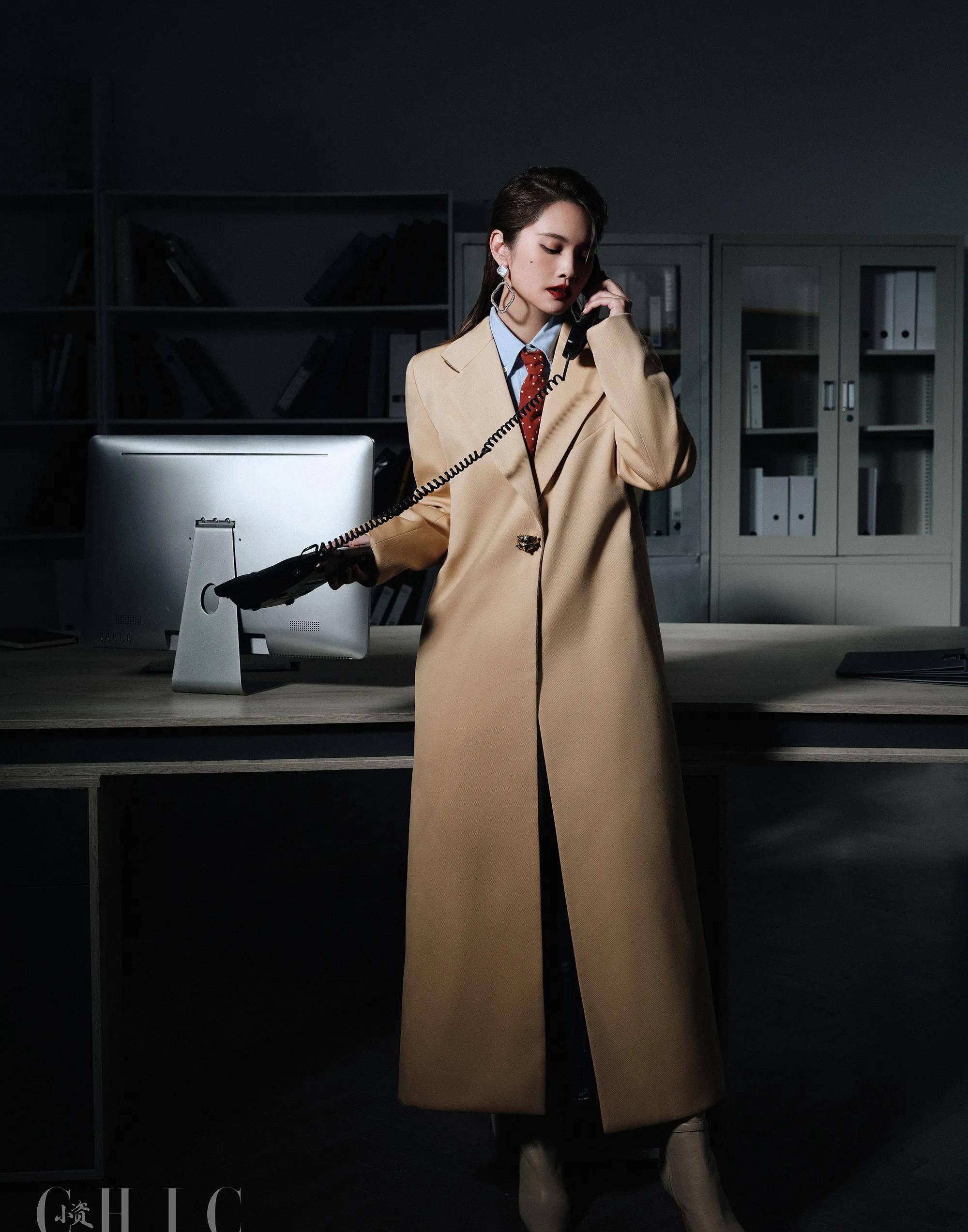 杨丞琳职场飒感大片,梳齐刘海化身霸道女总裁,气场强大 又酷又飒_一身