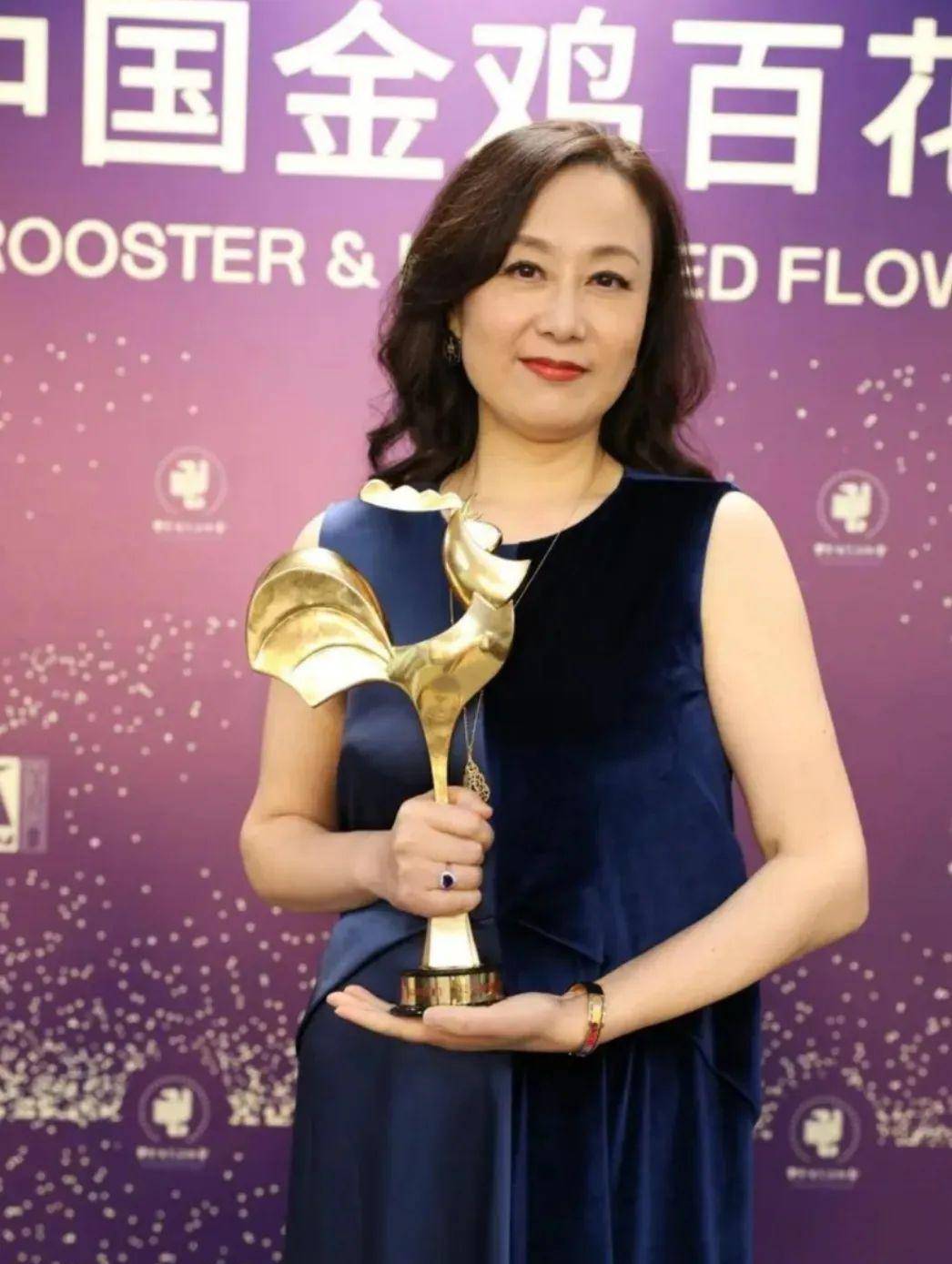 21岁喜提百花影后,当红时隐退嫁世界冠军,10年后复出再拿金鸡奖