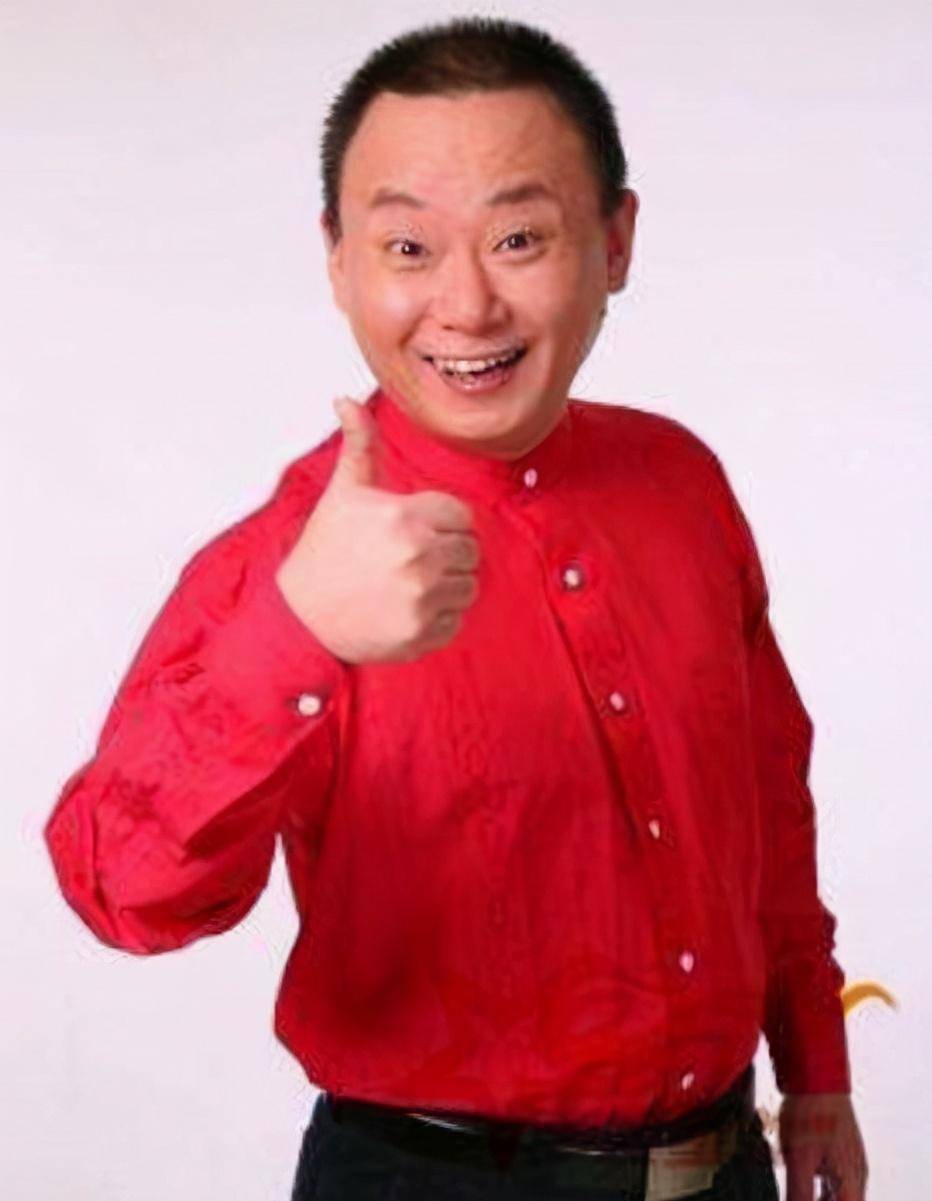可能有很多人对这个名字也是深感陌生,但你绝对看过他演的舞台小品