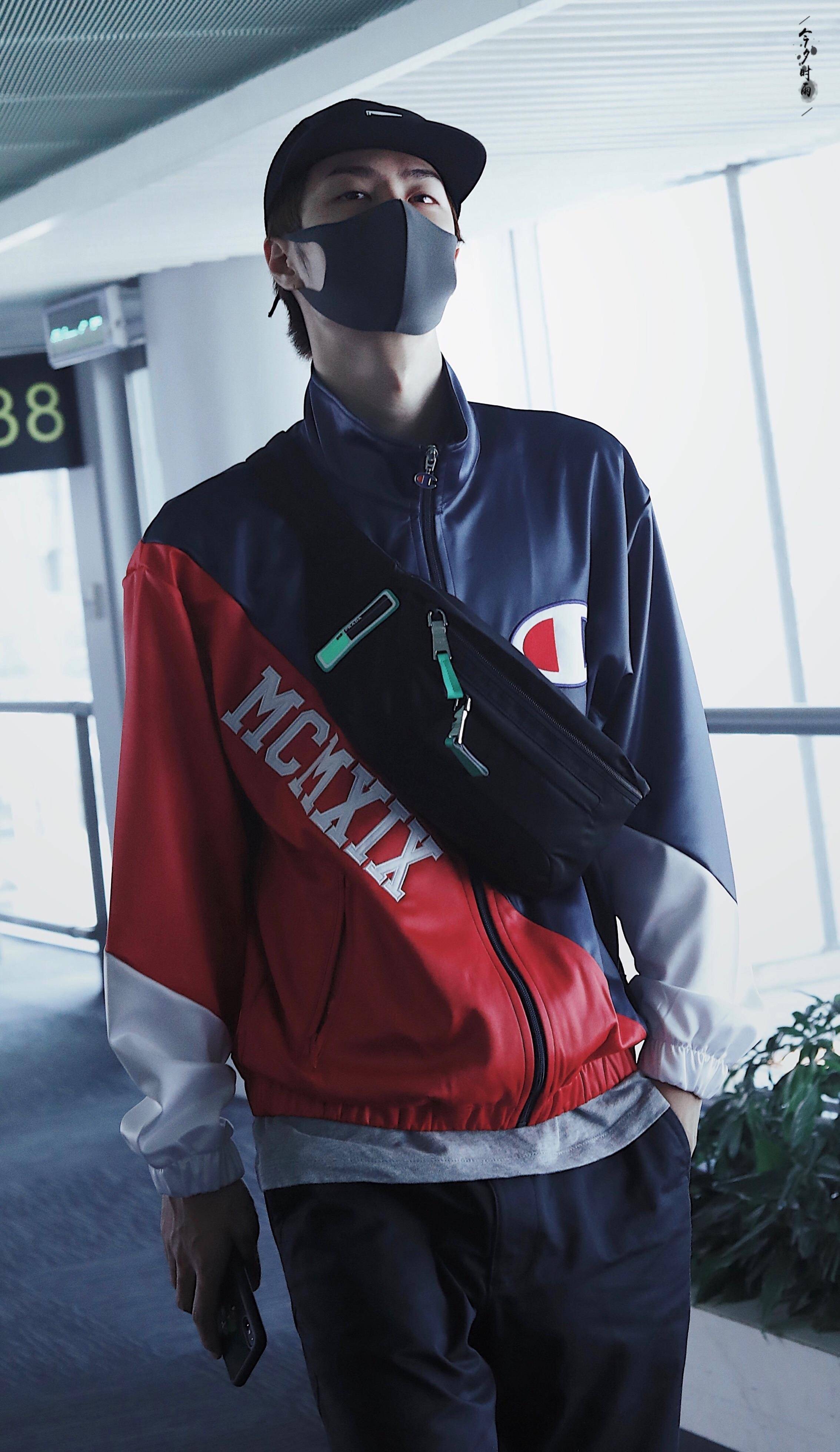 全世界都知道王一博误机了,但人还是那么帅!