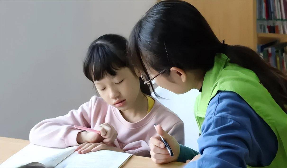 大学生兼职做家教,反被8岁"富二代"上了一课,心态直接崩了_辅导_作业