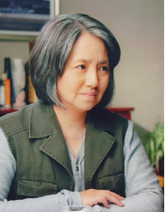 优秀演员出道38年,从不与亲弟弟李幼斌合作,原因令人深省_李野萍_角色