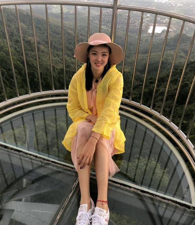 女排当红国手晒海南旅游美照,大长腿格外吸睛_张常宁_中国女排_江苏