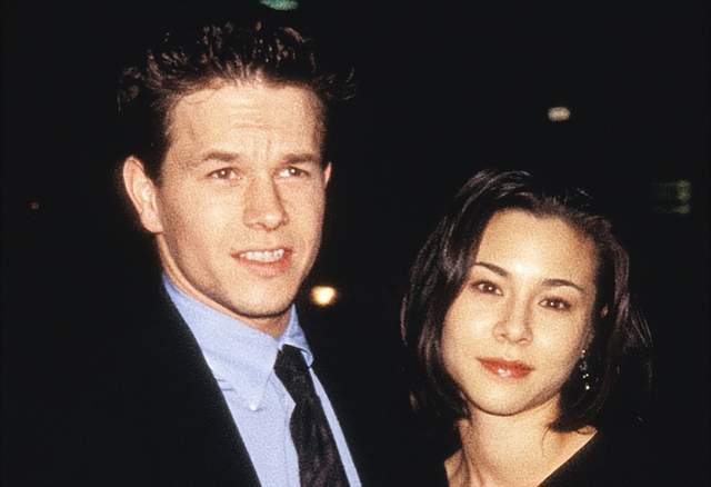 基努玩到乐飞了的表情你见过么↓↓还赤裸上身,直接坦诚相见↓↓周佳