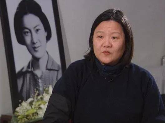 亲生父母抛弃,两段坎坷婚姻,女儿评论章含之:太把男人当回事了_谈雪卿