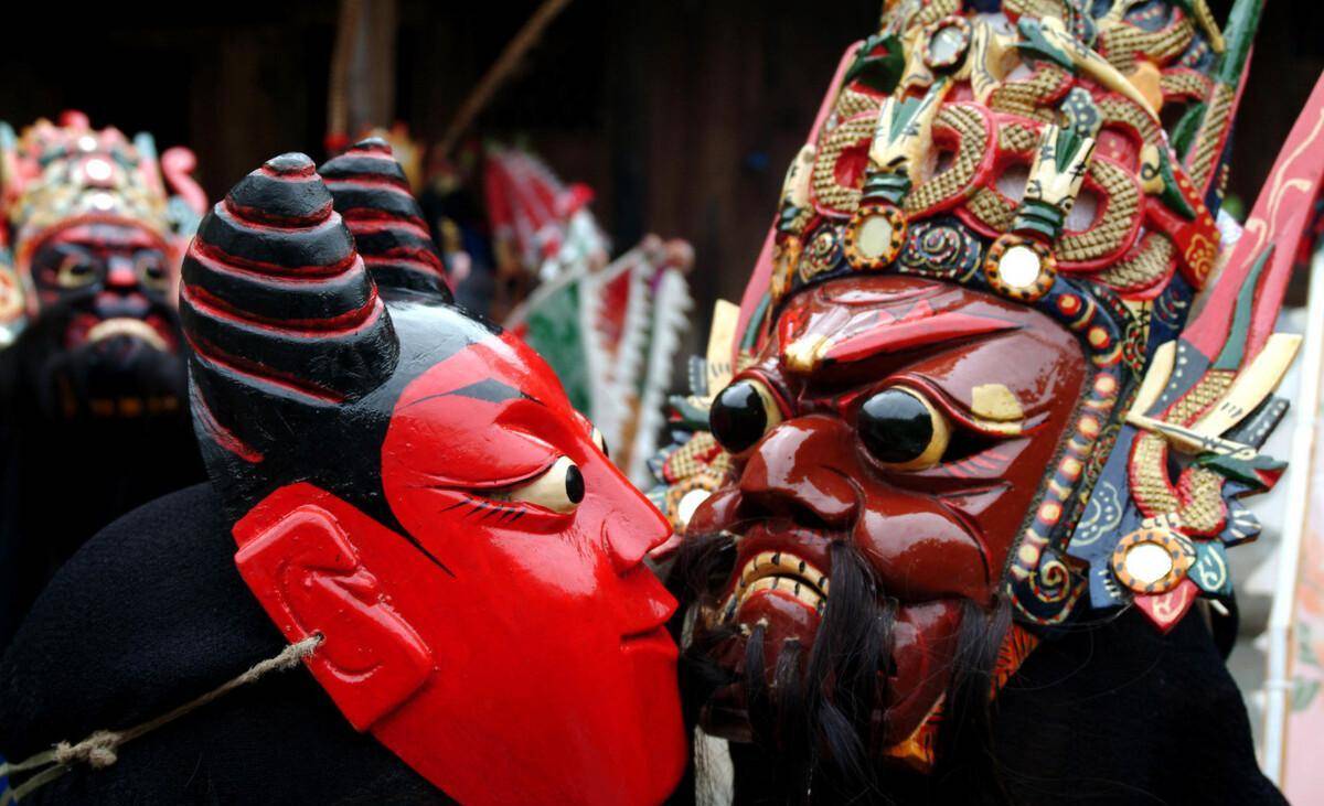 一支汉族群体,600年前汉族文化"活化石",寻访传承人_安顺_秦发忠_面具