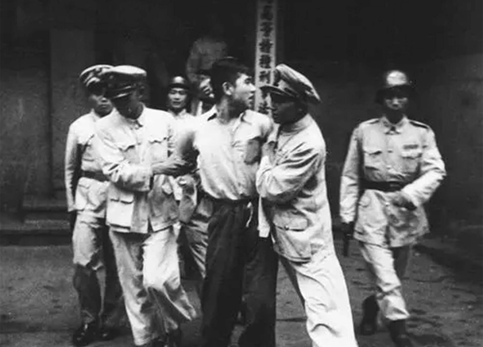 被判死刑后他坦然大笑，死后妻子才知他结婚是另有所图，却不恨他_搜狐网