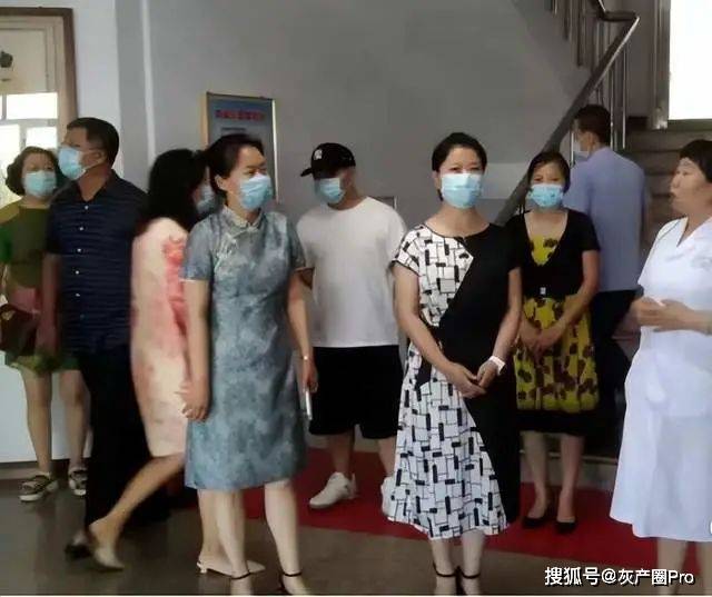 东北鹤岗美女干部曹晓宇又翻车!_学历_在职_大专