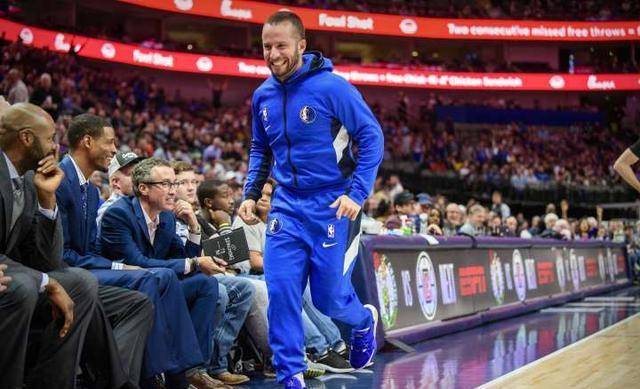 同龄人都退役了,巴里亚还在打,定位才是最重要的生存技巧_独行侠_防守