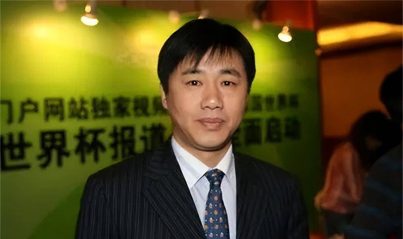 著名央视主持人陶伟,2012年去青岛旅游猝死,生命终止在46岁_足球运动