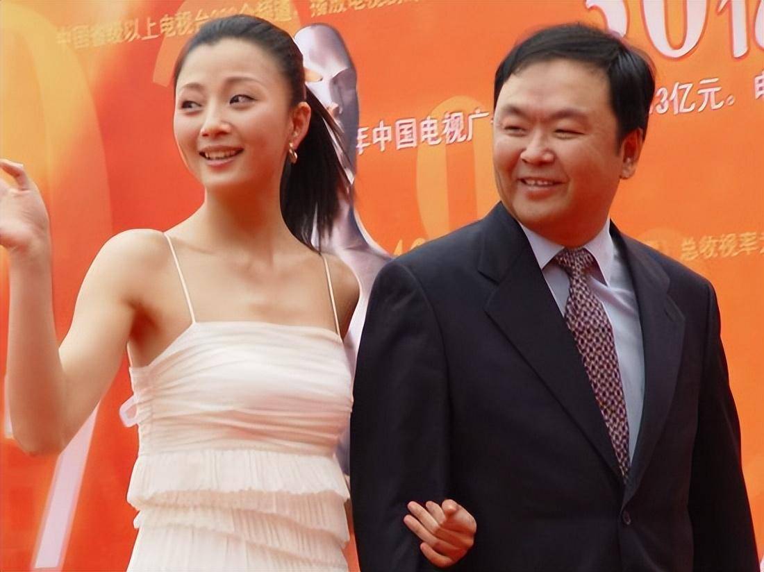 此时,他正在为《历史的天空》挑选女主角,殷桃入了他的眼.