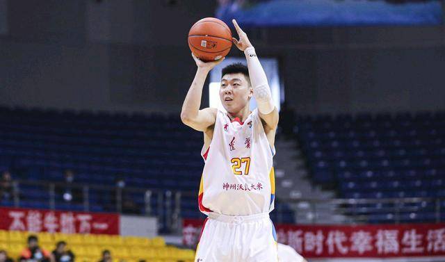 青年队头牌上位15 前锋联手樱木队史最高配亮相_辽宁队_马壮_赛季