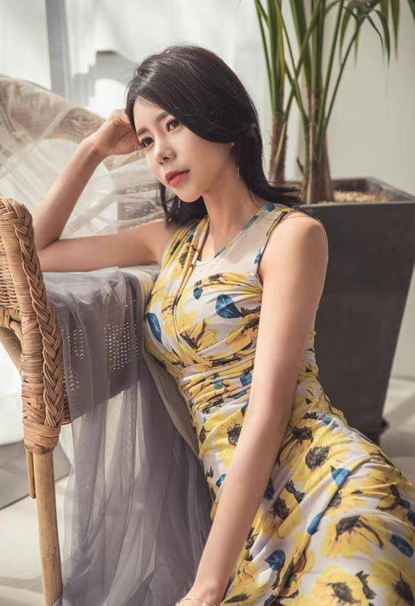 温婉贤淑又美丽动人的漂亮女子