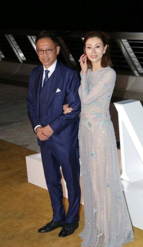 52岁年龄25岁身姿,许晋亨真的太有福气_时尚_蓝色_西装