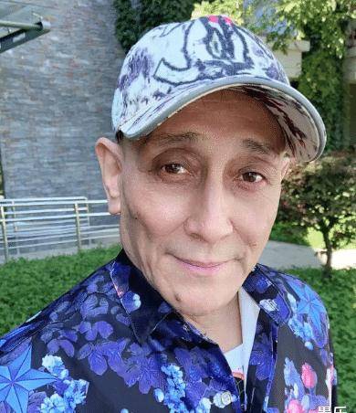 是在2009年参演电视剧《杨光的快乐生活5》中饰演曹大壮而被大家熟知!