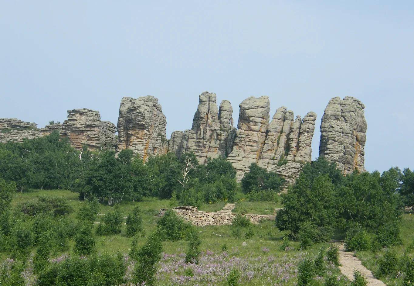 美丽的草原,风景无限,带你走进阿斯哈图石林_景区_克什克腾旗_游客