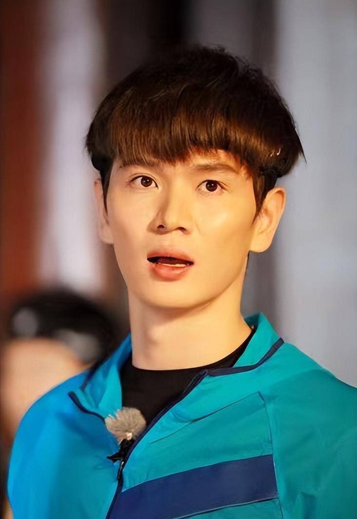 羽坛名将鲍春来:一生挚爱早已嫁人生俩娃,他38岁至今却未婚_羽毛球