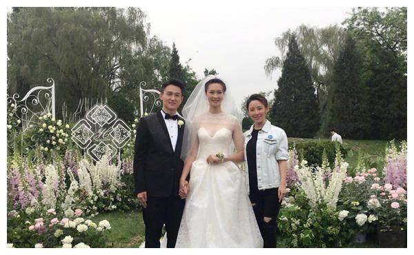 1米9惠若琪搂1米8男星现最萌身高差!林依轮:你这样对我好吗?