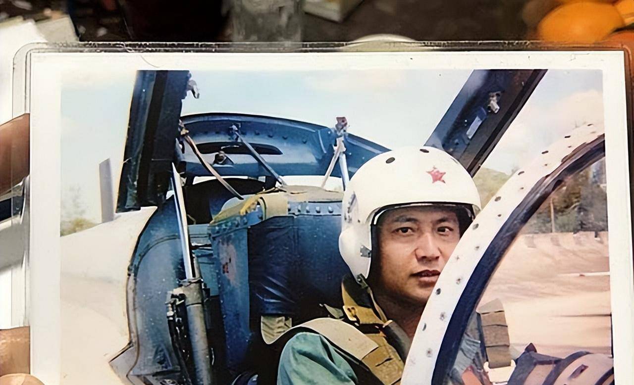 01年王伟坠机后,与他相撞的美军飞行员,回国之后受到惩罚了吗?