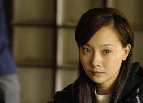 而且为了纪念这个有血有肉的角色,她还将原名陈澍改为陈数.