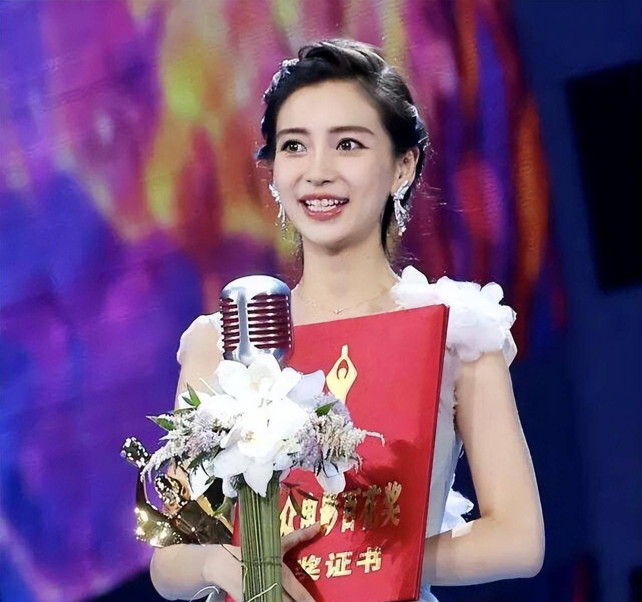 过知名综艺节目的嘉宾主持人,更是获得过多个国内国际电影节的奖项