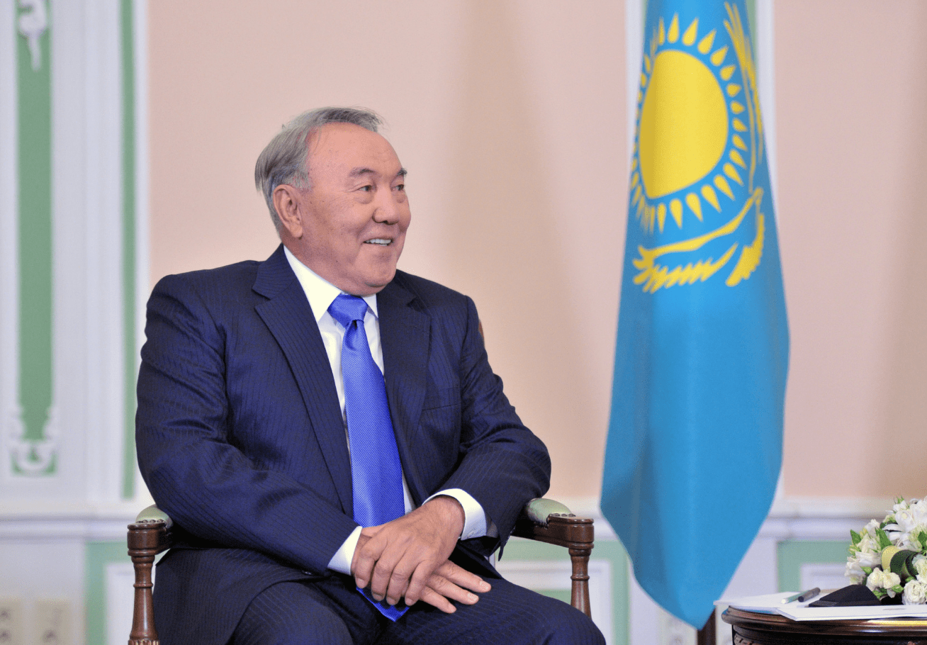 纳扎尔巴耶夫的荣誉地位接连被废止，自颁的“免死金牌”也失灵了，晚年不保？_搜狐网