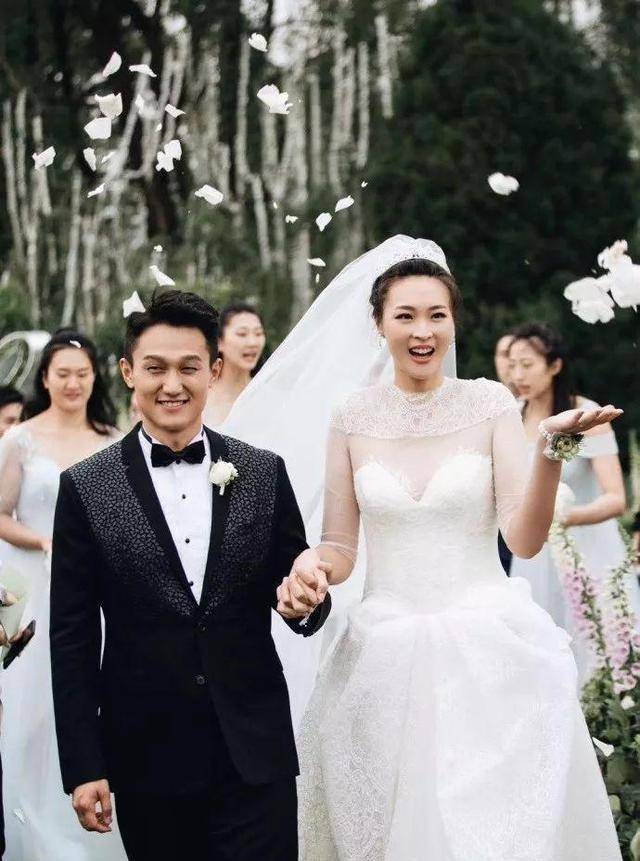 名将惠若琪嫁北大高材生幸福如花,专注公益事业人美心善