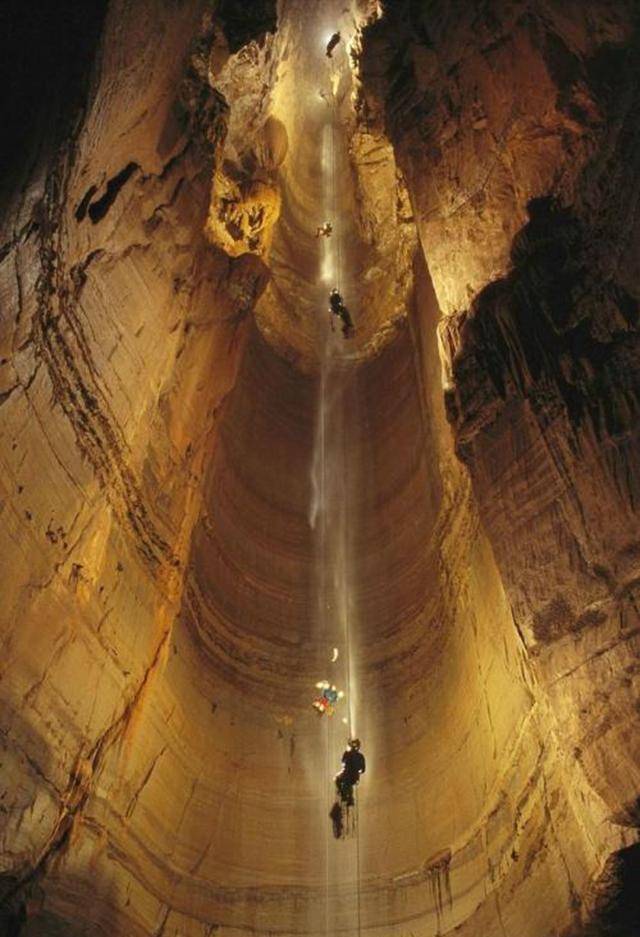 世界"最深"的洞穴,深度2000米,游客:真正的深渊啊_人们_地方_因为