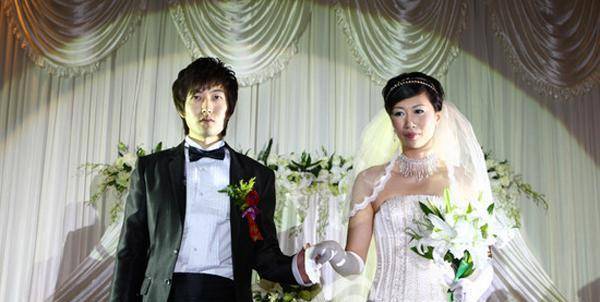 女排名将李珊官至处级干部事业有成,嫁年轻帅气老公幸福如花_祝福