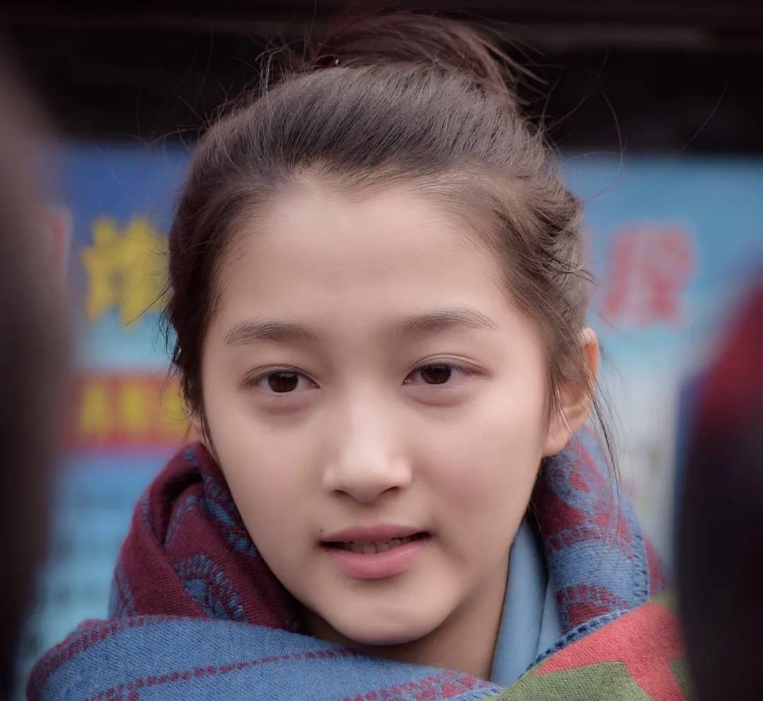 "京圈格格"关晓彤:出生富贵,10岁遭网曝,20岁交顶流男友_因为_角色