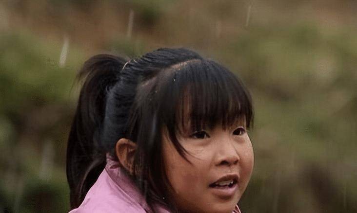 隆仙桃:变形计最清醒的女孩,11岁养活两个弟妹,每天吃剩菜剩饭_弟弟