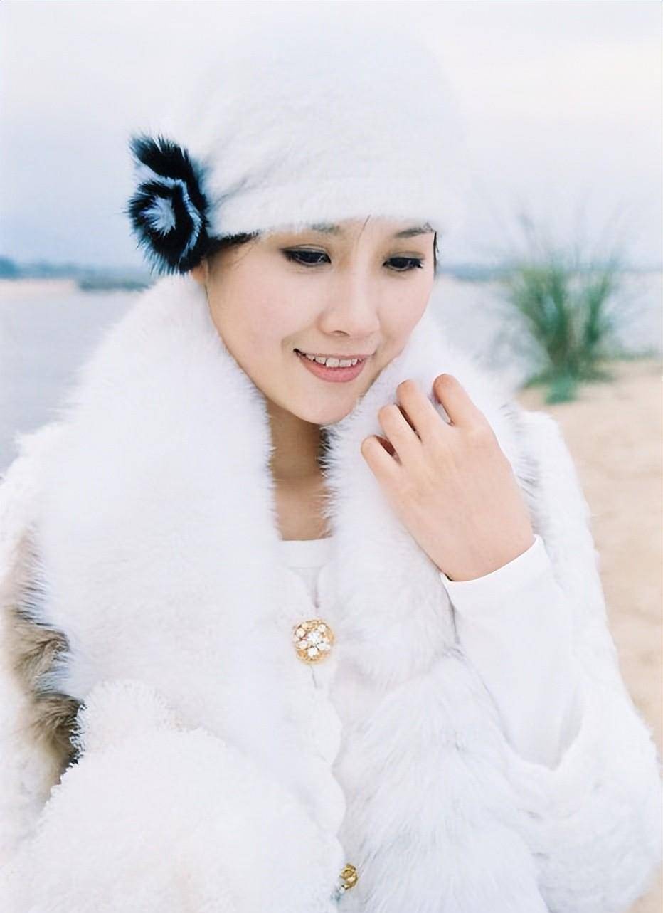 东南卫视美女古晓,从容自信,落落大方,当之无愧的当家花旦_开心_节目