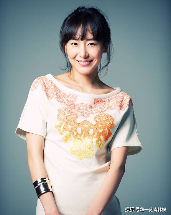 尹晶喜近照美艳动人 出演爱在何方李子京走红 曾是韩国小姐第三名