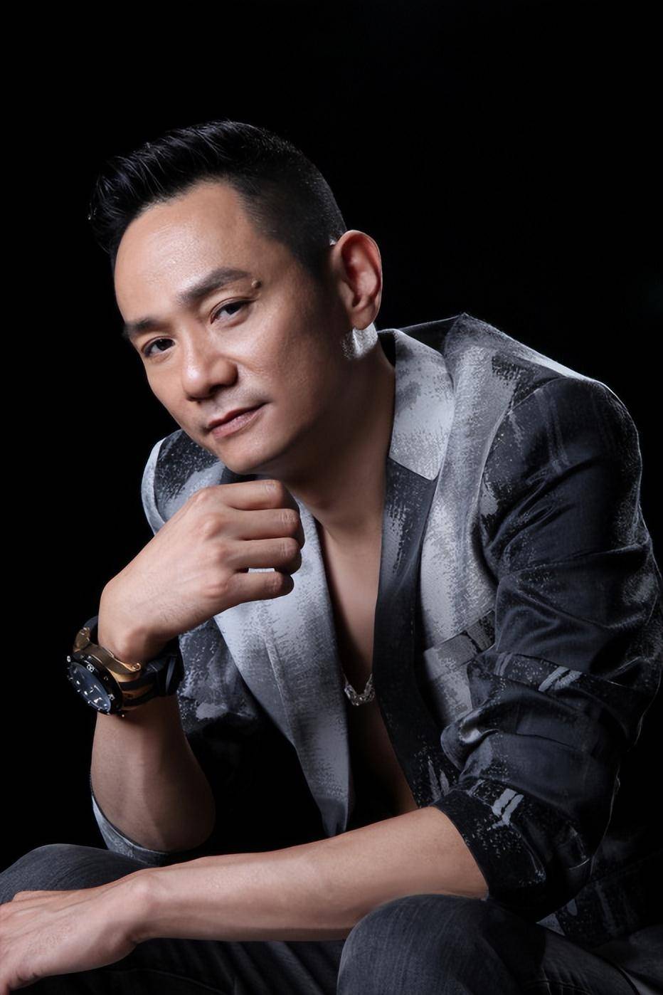 演员果靖霖:妻子在他怀里去世后,至今未娶,我妻子只有佟欣一人_梦想