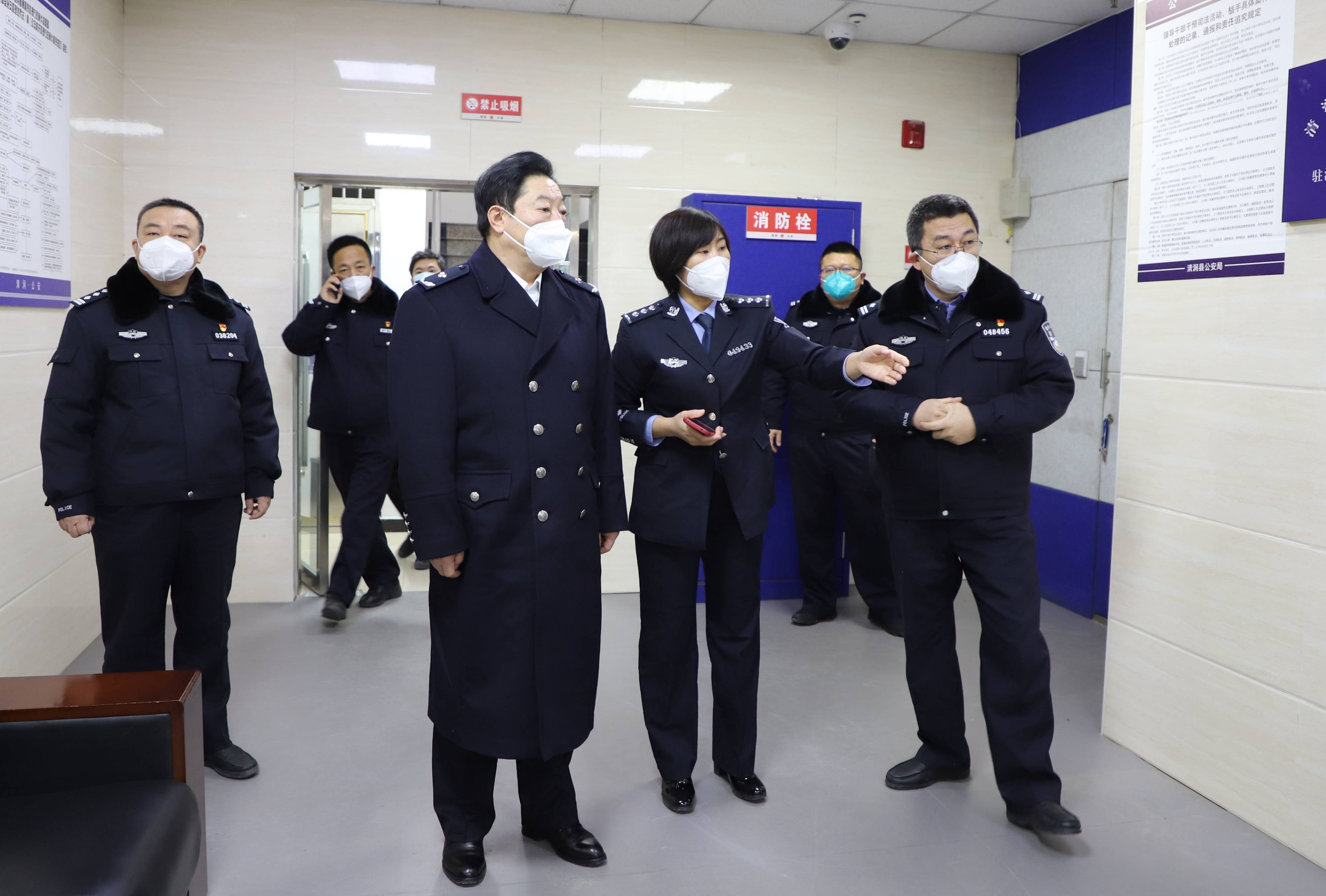 榆林市公安局党委委员杨利军到清涧县公安局开展春节前走访慰问活动