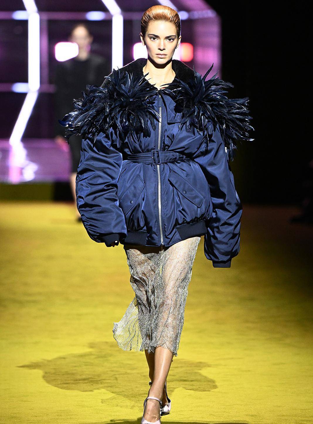 超模"肯豆"在国际时装周亮相,为一线大牌走秀展示新发色_造型_达尔