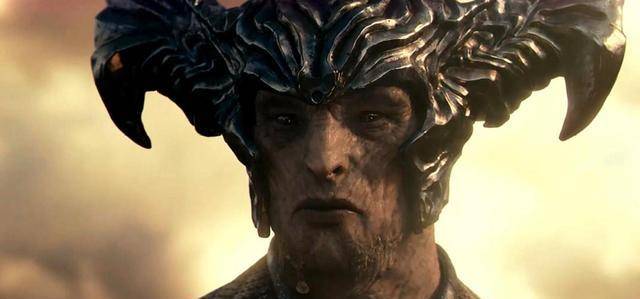 威胁要毁掉盖尔加朵,和dc演员几乎都有矛盾的尾灯导演究竟是谁?